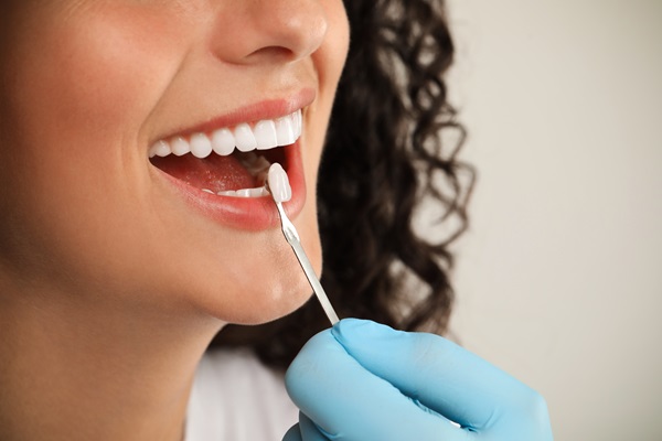 Composite Vs  Porcelain Dental Veneers: Making The Right Choice For Your Smile